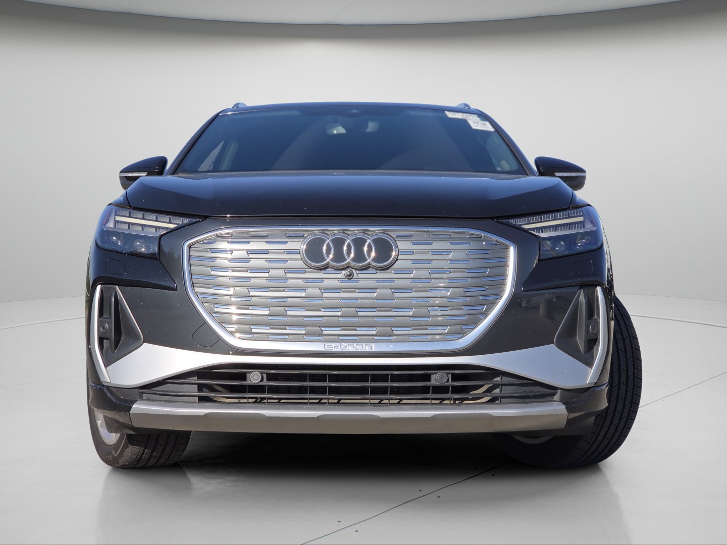 Used 2023 Audi Q4 e-tron Prestige w/ 20" Wheel Package AWD/4WD image 3