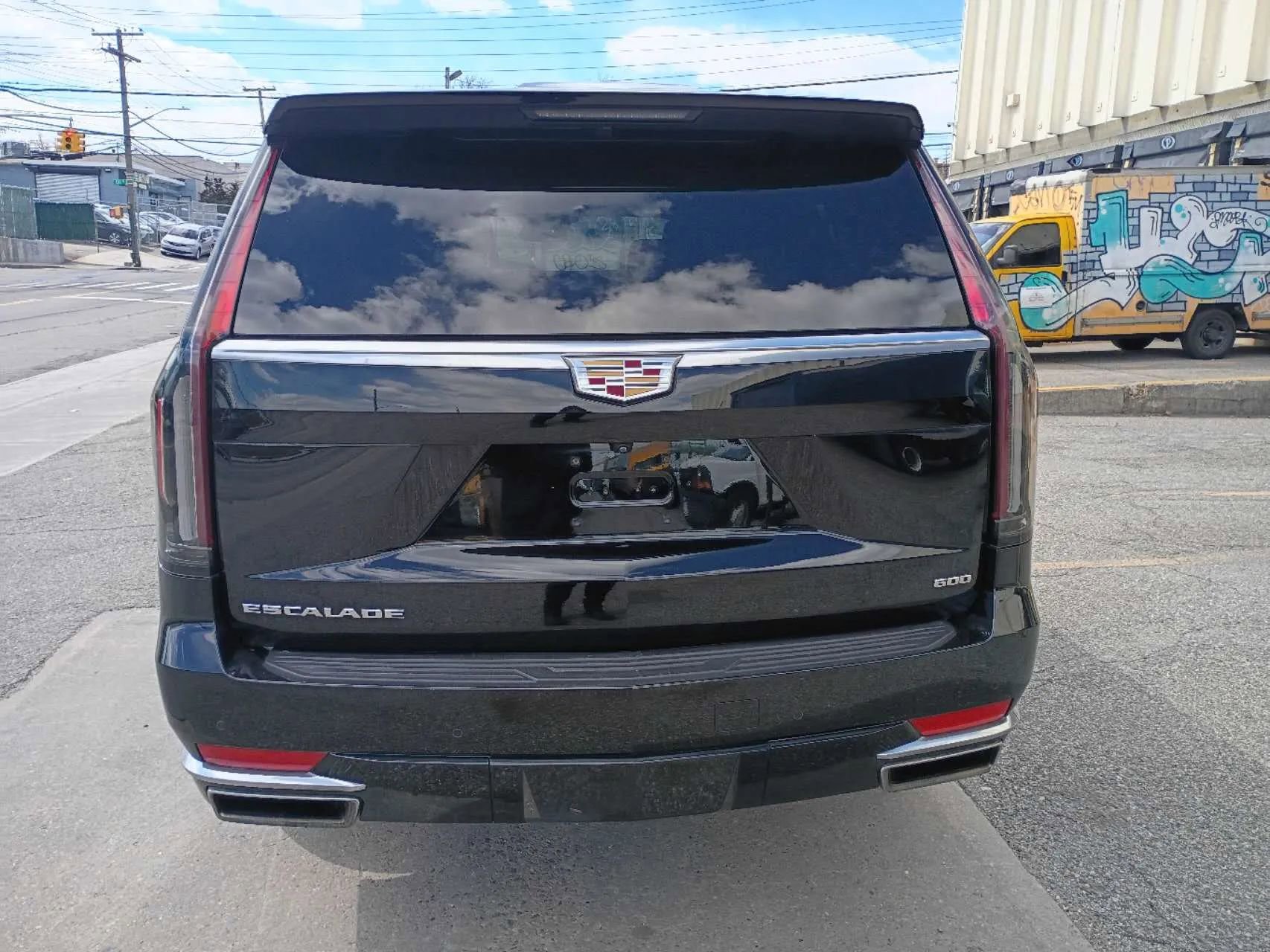 Used 2023 Cadillac Escalade ESV Luxury image 6