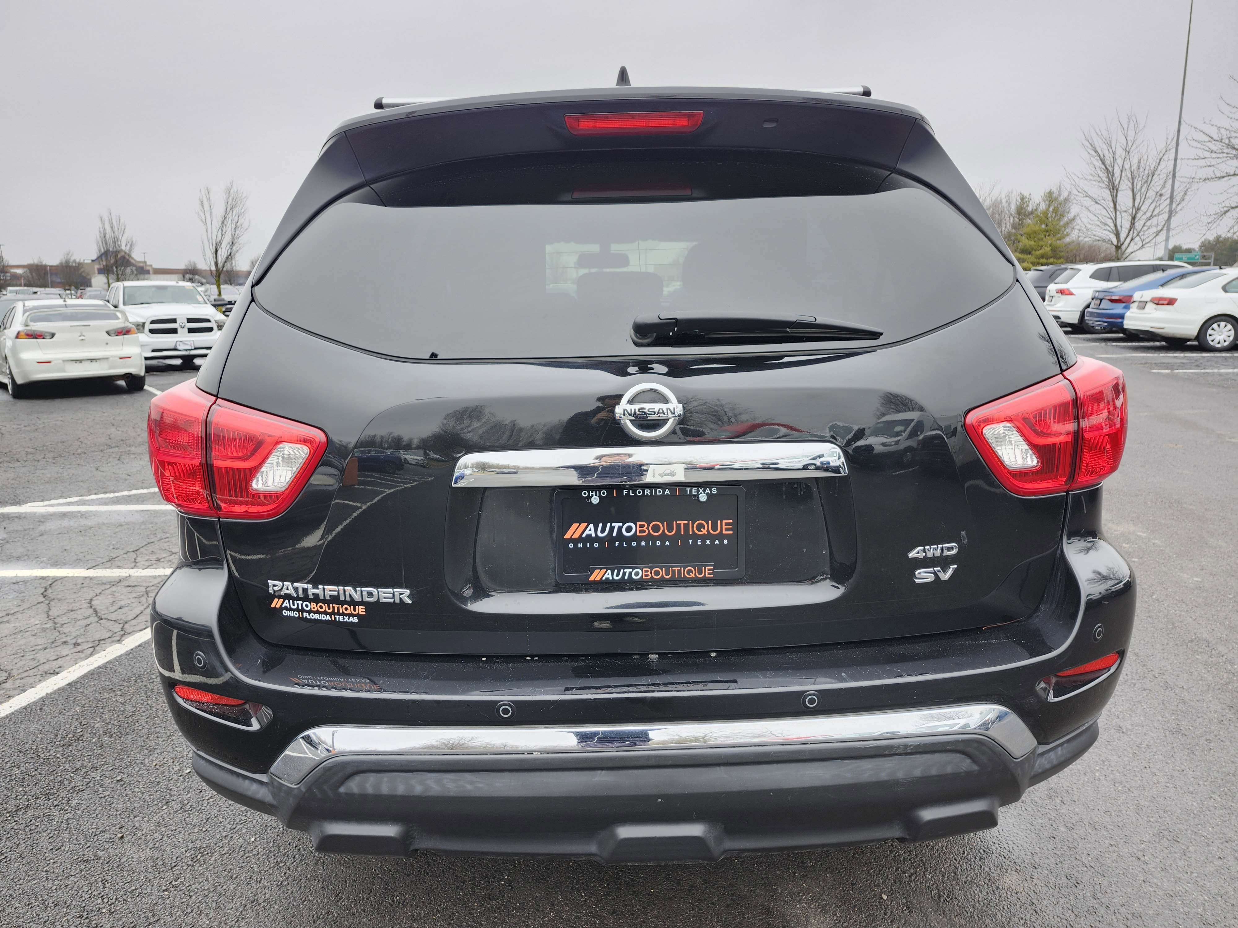 Used 2020 Nissan Pathfinder SV image 9