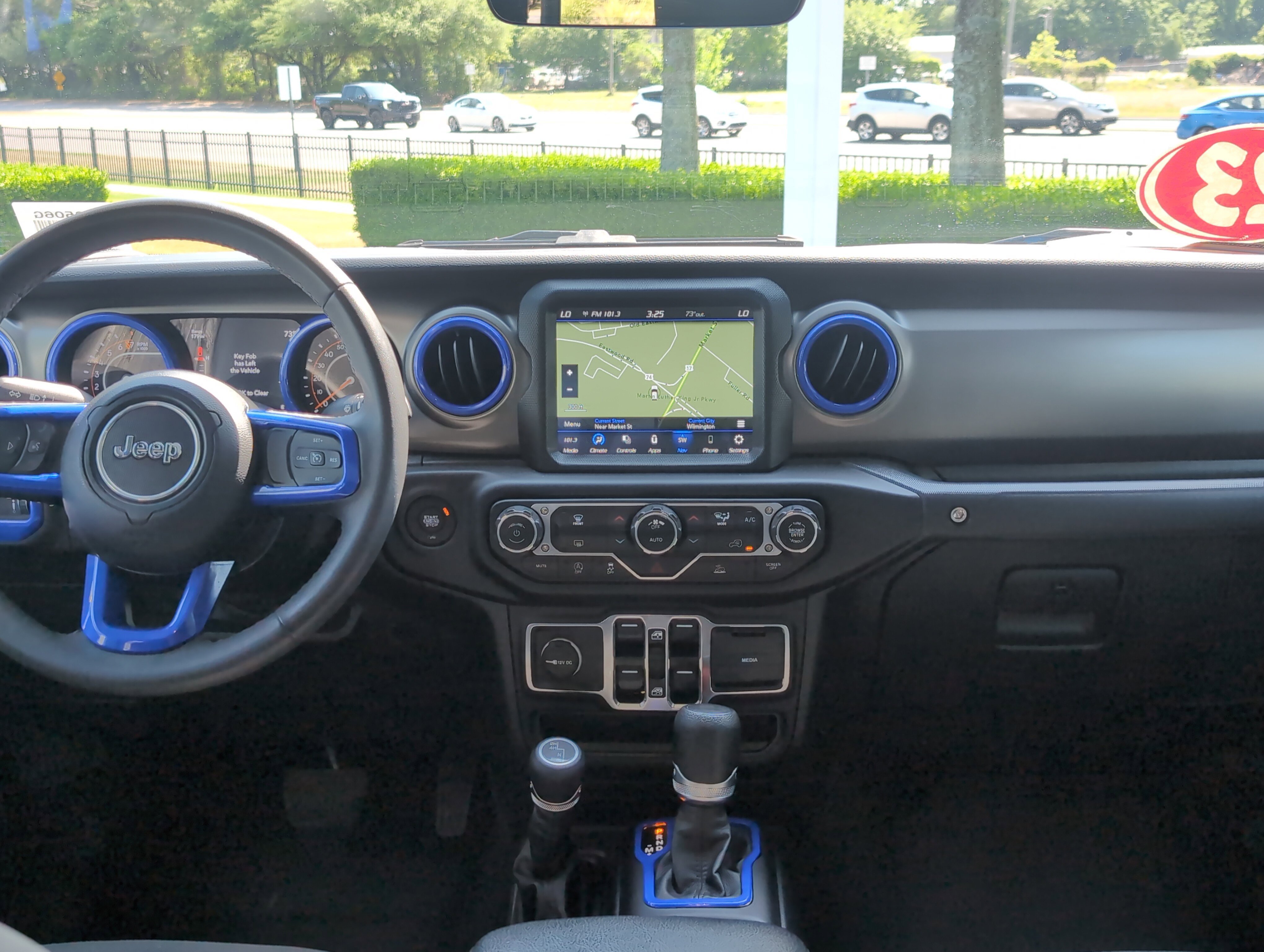 Used 2023 Jeep Gladiator Willys image 29