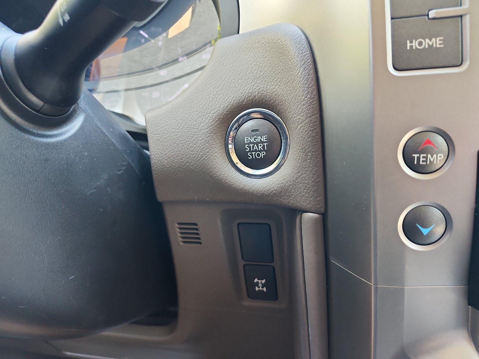 Used 2018 Lexus GX 460 Premium w/ Premium Package AWD/4WD image 25