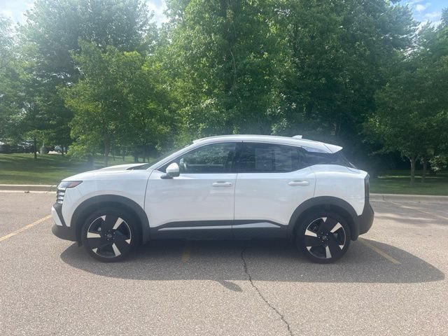Used 2025 Nissan Kicks SR AWD/4WD image 4