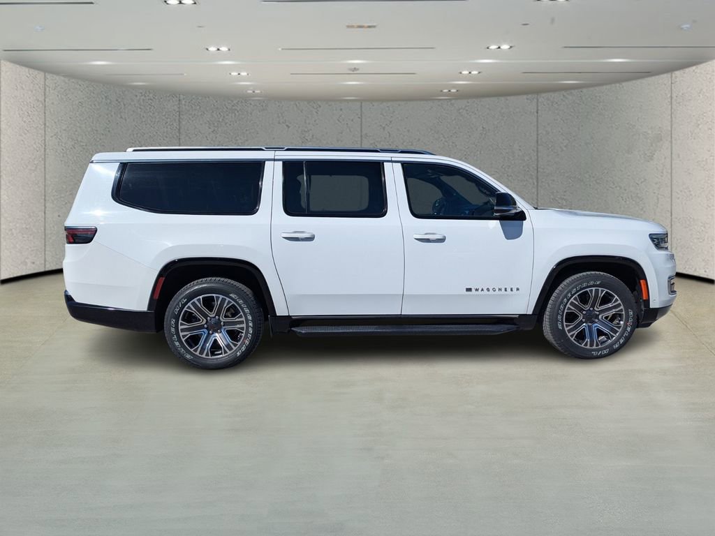 Used 2023 Jeep Wagoneer L Series II image 2