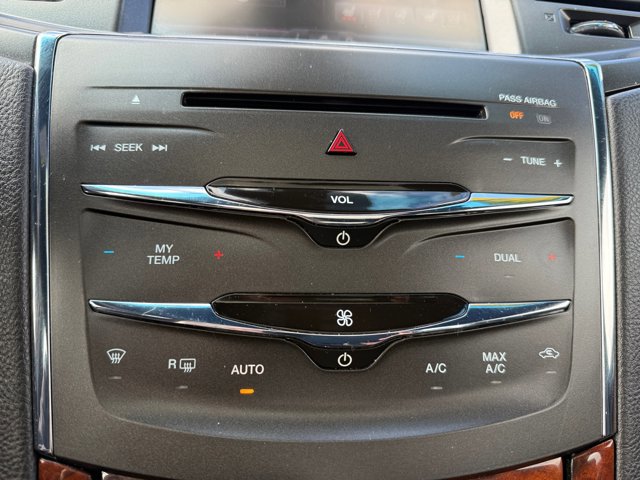 Used 2014 Lincoln MKS AWD w/ Equipment Group 101A image 19