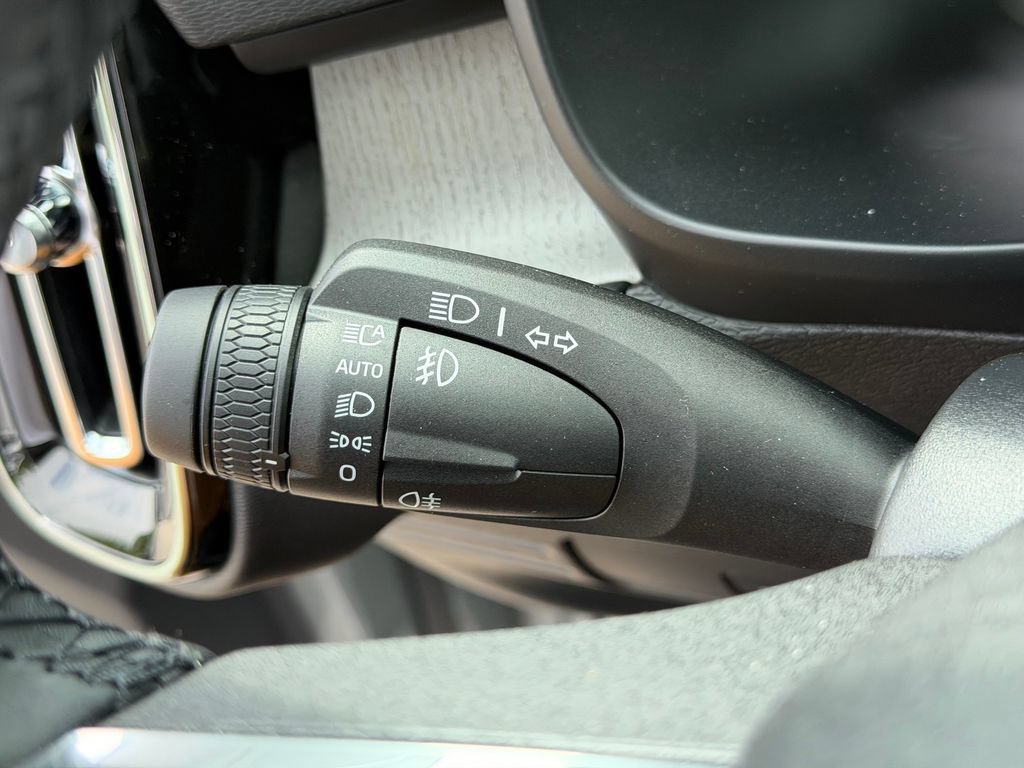 New 2026 Volvo XC40 B5 Plus w/ Climate Package AWD/4WD image 31