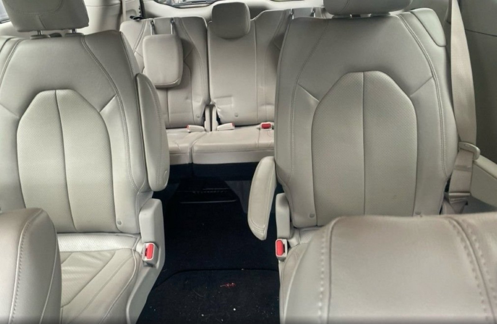 Used 2021 Chrysler Pacifica Touring-L w/ Premium & Safety Sphere Group AWD/4WD image 13