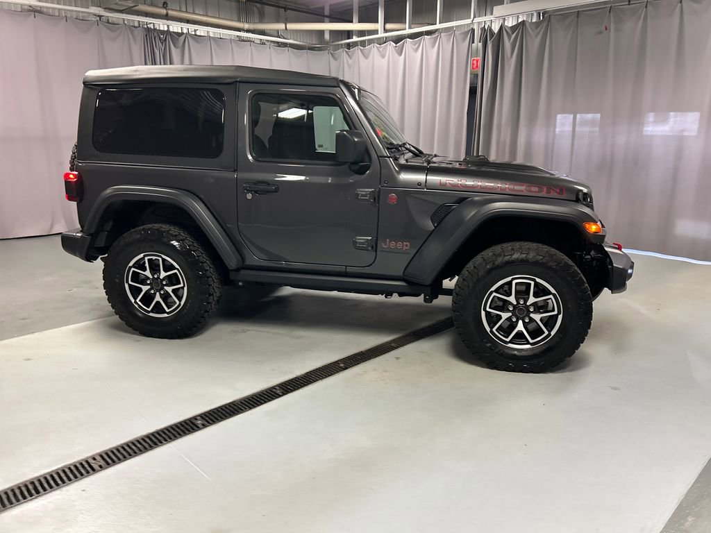 Used 2025 Jeep Wrangler Rubicon w/ Convenience Group AWD/4WD image 8