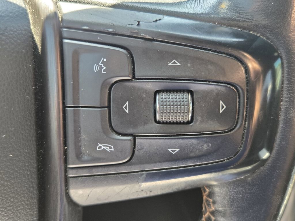 Used 2021 GMC Yukon XL AT4 w/ AT4 Premium Plus Package AWD/4WD image 25