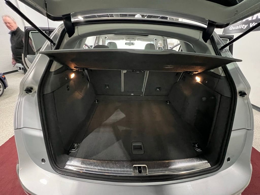 Used 2013 Audi Q5 3.0T Prestige image 48
