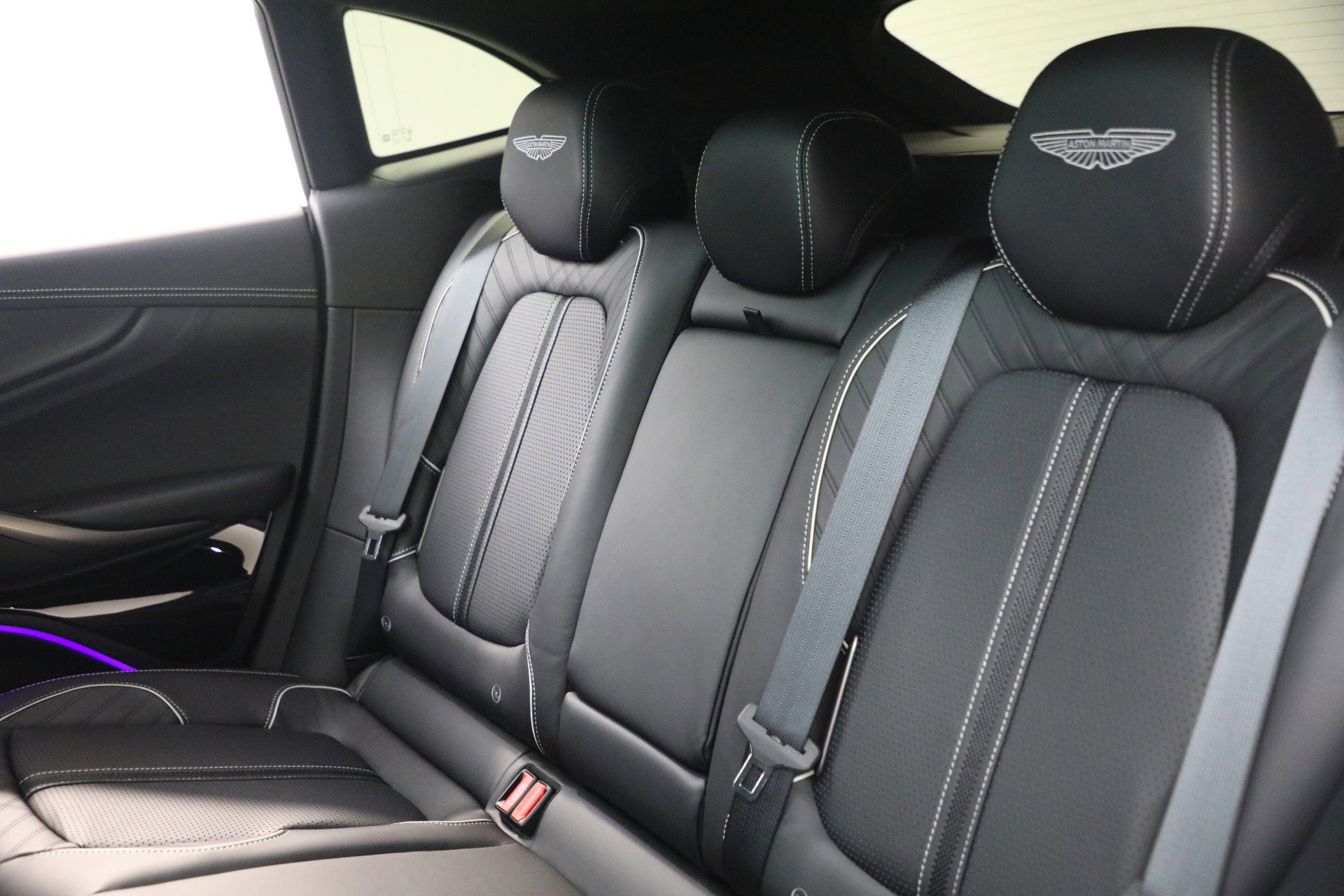 New 2026 Aston Martin DBX 707 image 30