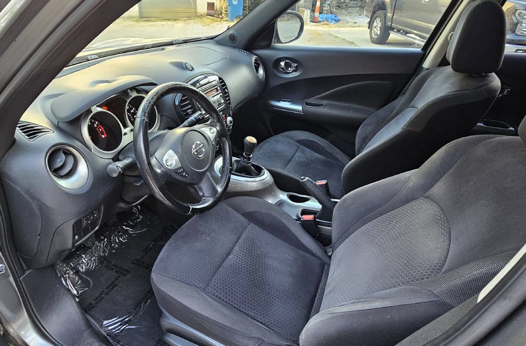 Used 2011 Nissan Juke SV FWD image 10