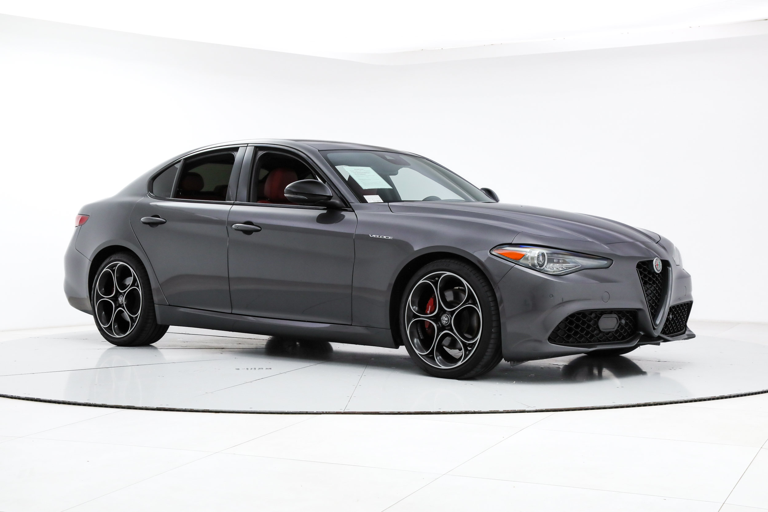 Used 2023 Alfa Romeo Giulia Veloce RWD image 7
