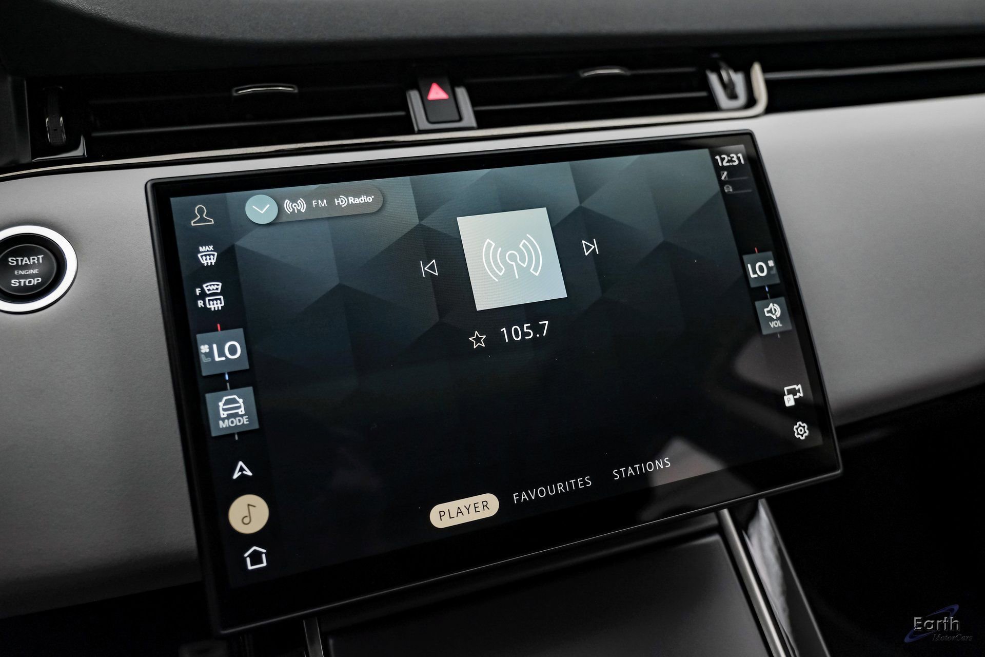 Used 2024 Land Rover Range Rover Evoque Dynamic SE image 59