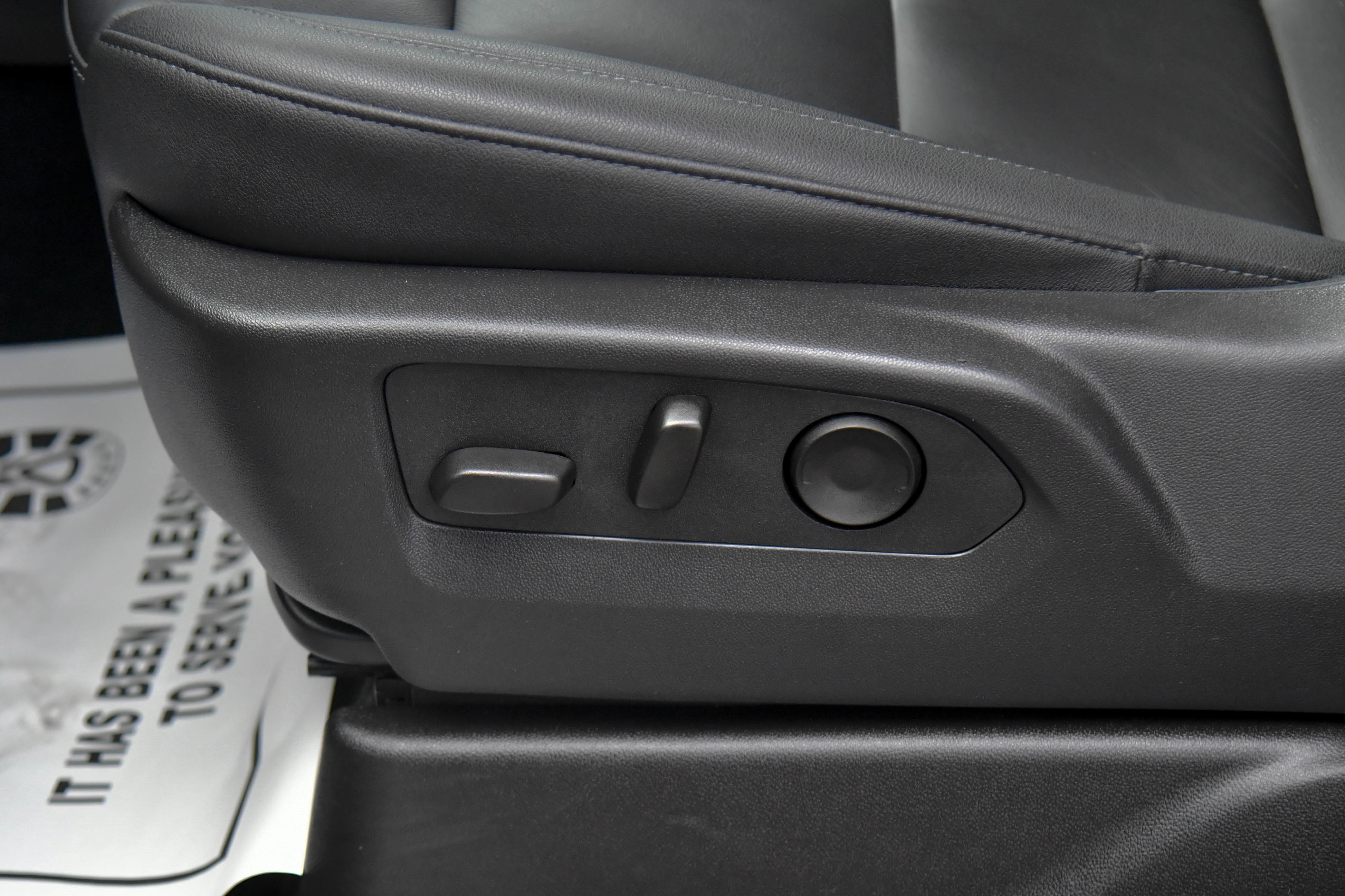 Used 2025 Chevrolet Tahoe LT image 16