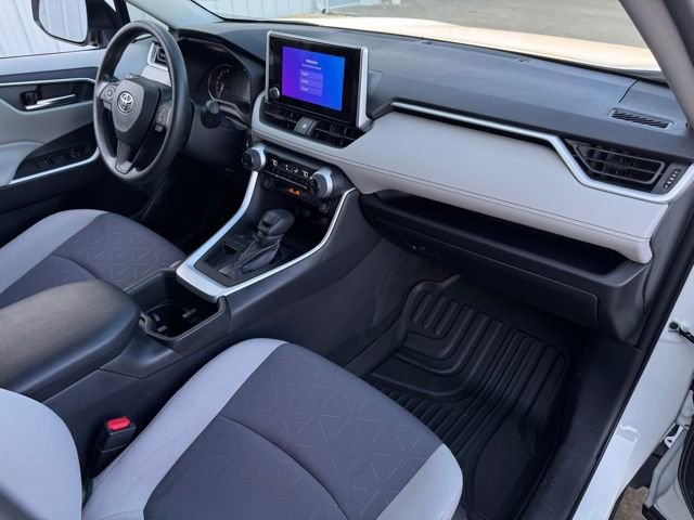 Used 2024 Toyota RAV4 XLE image 43