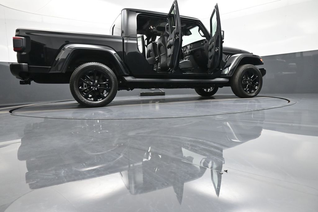 Used 2022 Jeep Gladiator Overland image 49