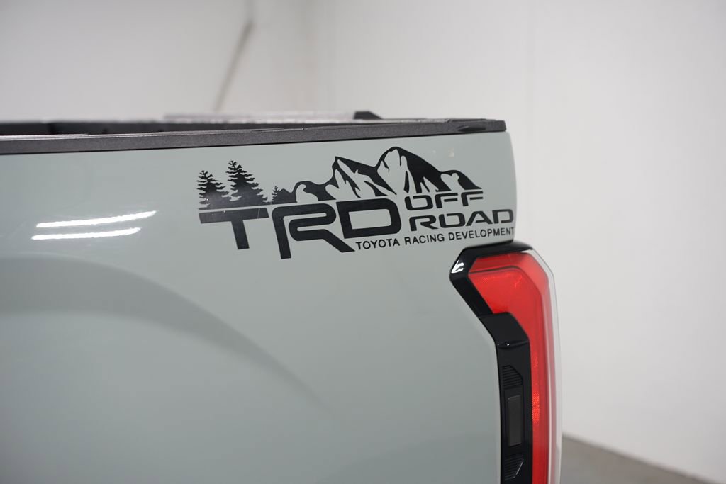 Used 2025 Toyota Tundra Limited AWD/4WD image 11