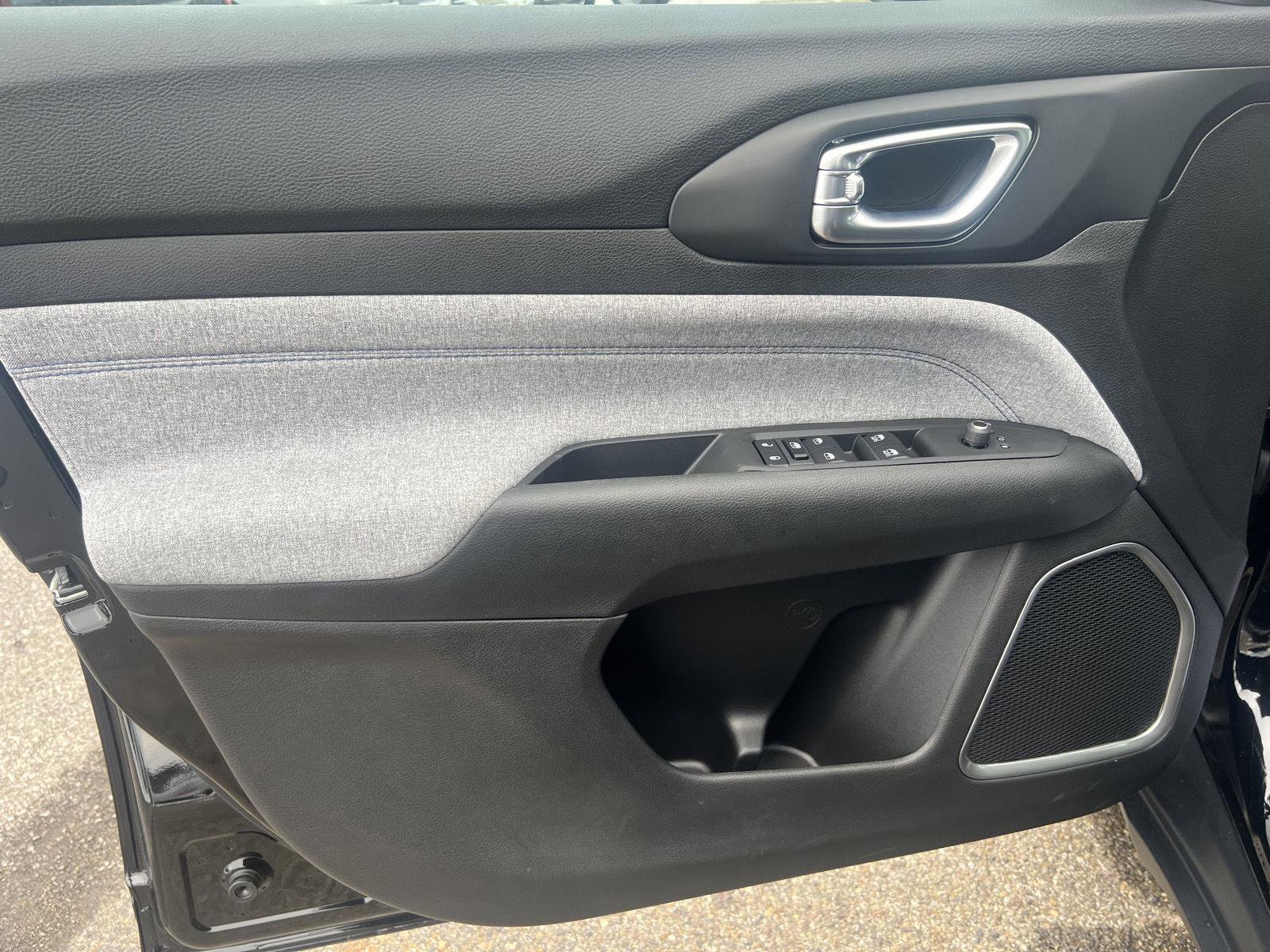 New 2026 Jeep Compass Latitude image 12