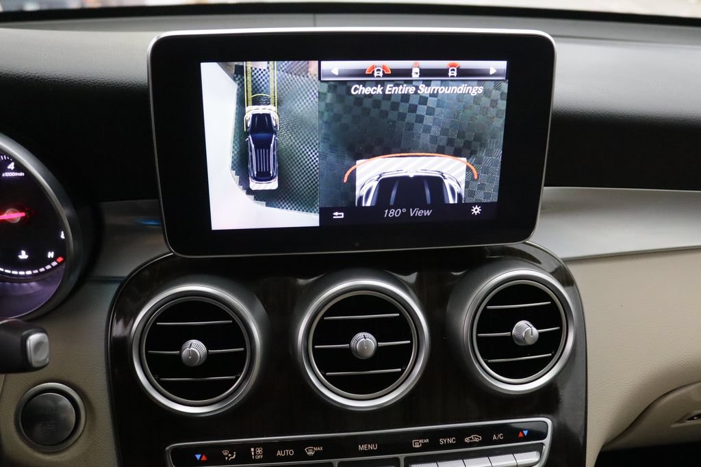 Used 2019 Mercedes-Benz GLC 300 4MATIC image 33