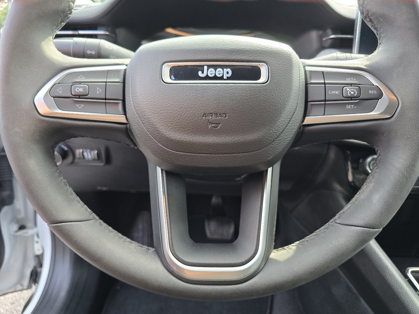 Used 2023 Jeep Compass Latitude AWD/4WD image 30