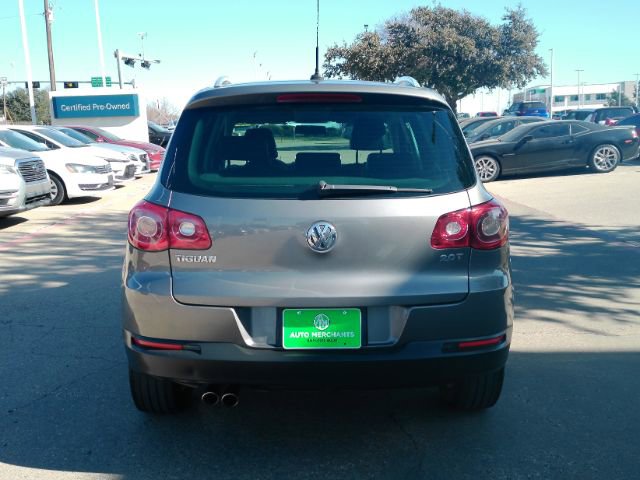 Used 2011 Volkswagen Tiguan SE image 7