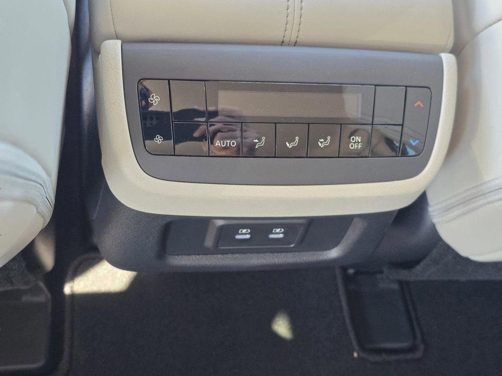 New 2026 Nissan Pathfinder SL image 19