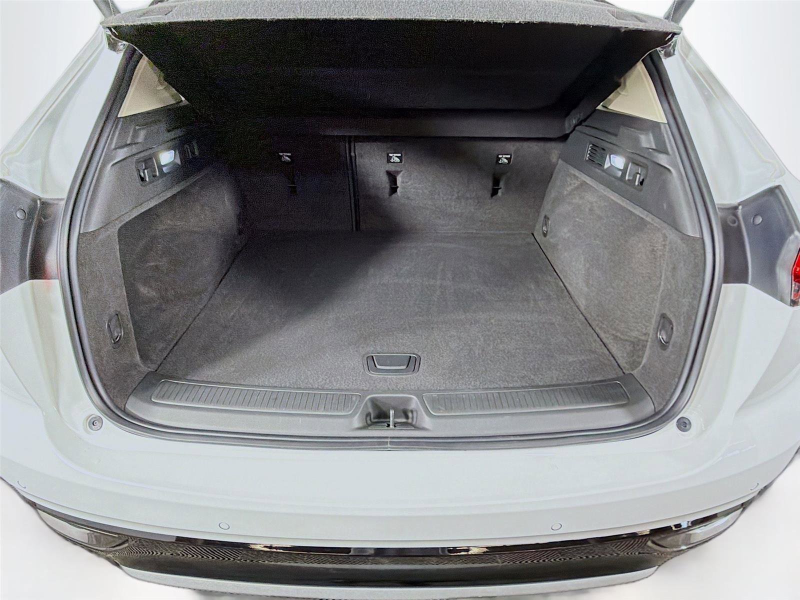 Used 2023 Buick Envision Essence w/ Sport Touring Package image 26