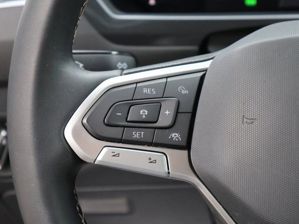 Used 2022 Volkswagen Tiguan SE image 31