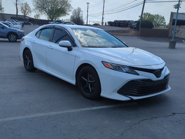 Used 2019 Toyota Camry LE image 3
