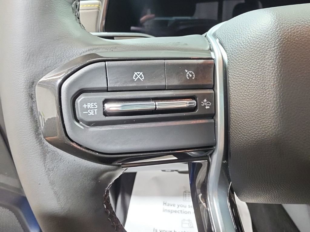 Used 2025 Chevrolet Colorado ZR2 w/ Technology Package image 24