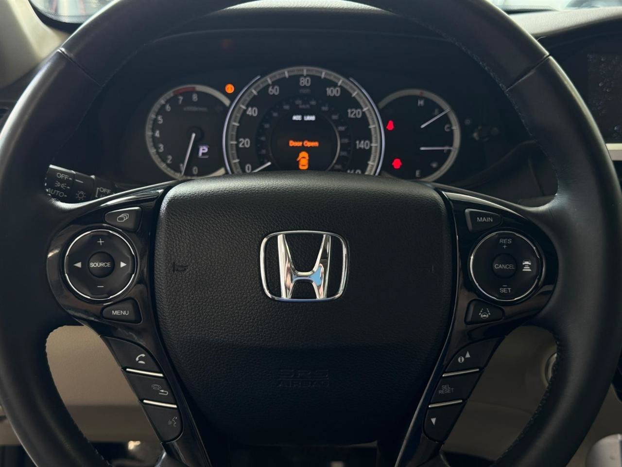 Used 2016 Honda Accord Touring image 25