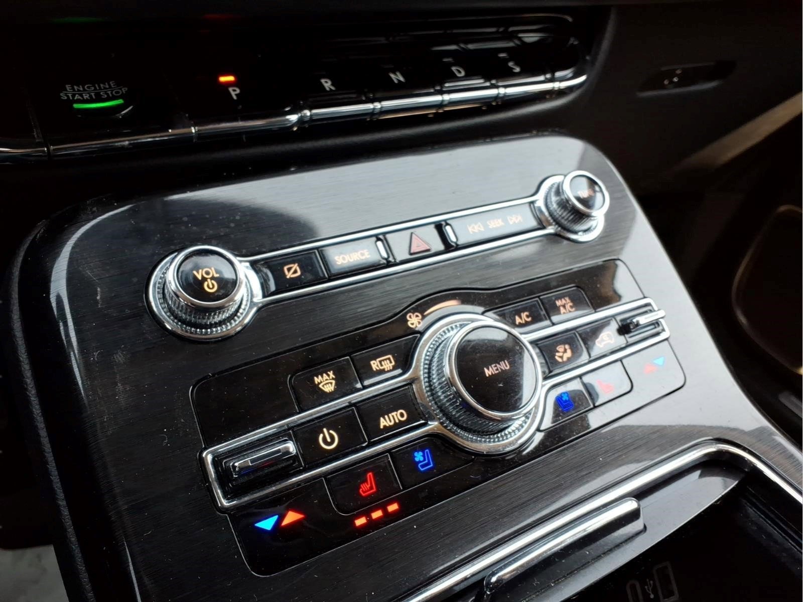 Used 2023 Lincoln Nautilus Reserve w/ Cargo Utility Package AWD/4WD image 20