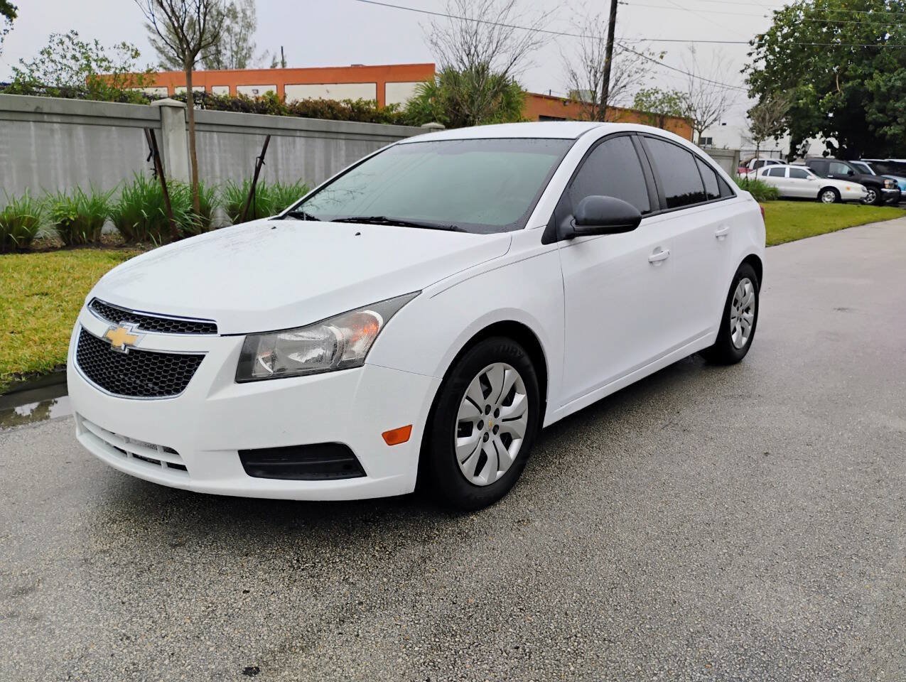 Used 2014 Chevrolet Cruze LS FWD image 12