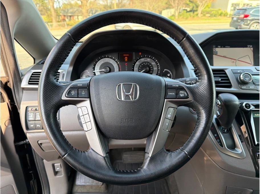 Used 2016 Honda Odyssey Touring image 17