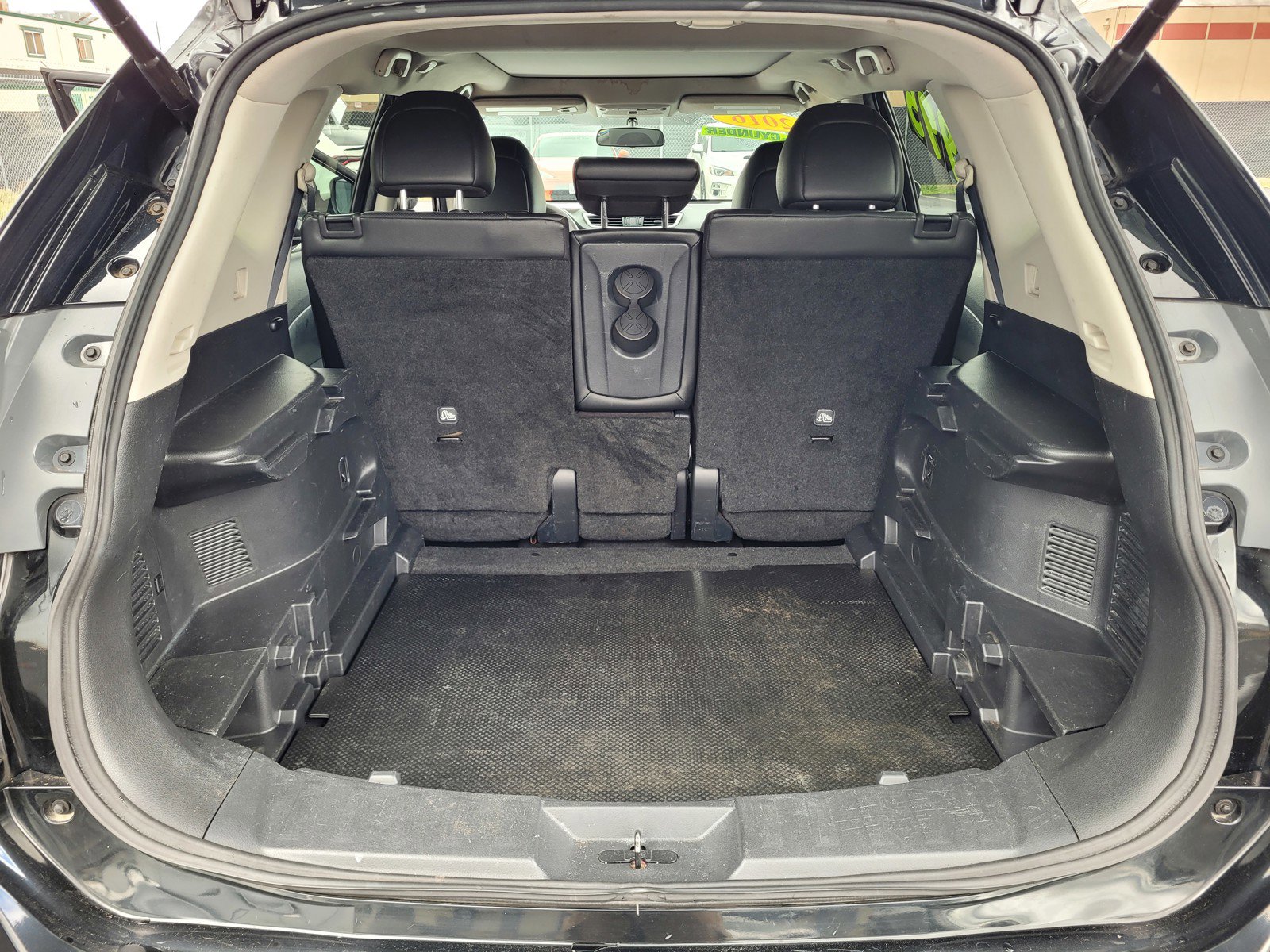 Used 2016 Nissan Rogue SL w/ SL Premium Package image 19