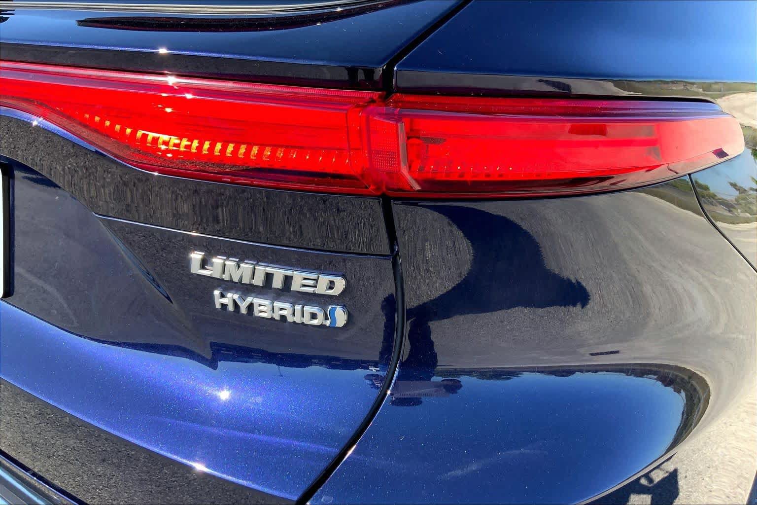 Used 2021 Toyota Venza Limited AWD/4WD image 30