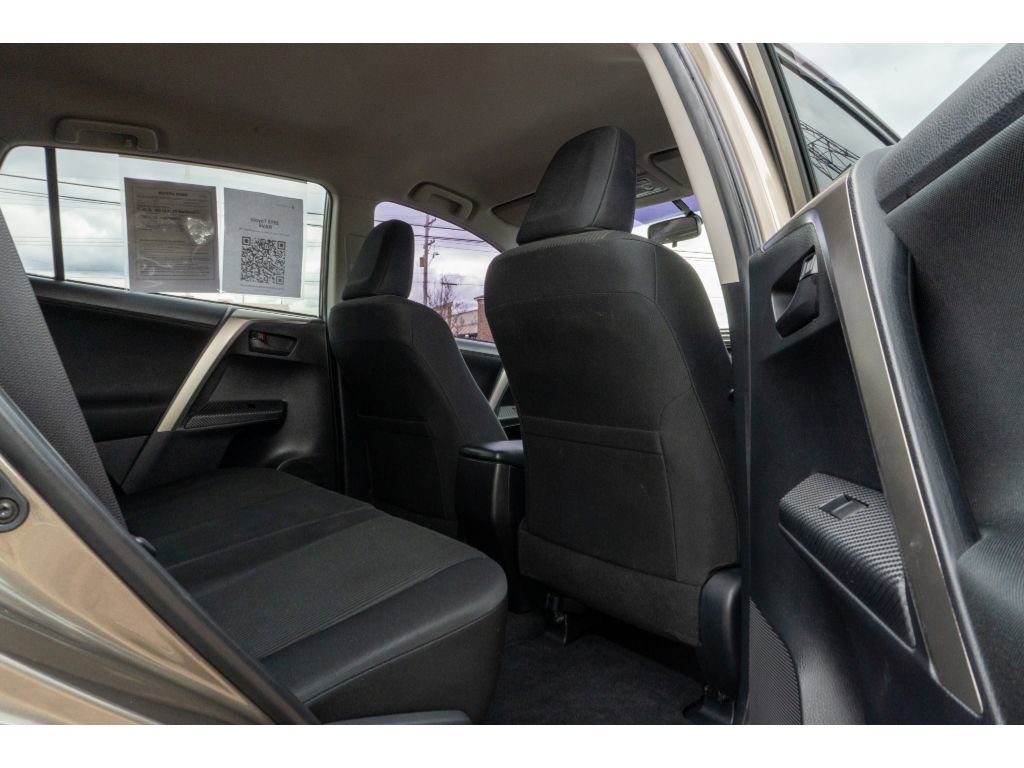 Used 2015 Toyota RAV4 LE image 15