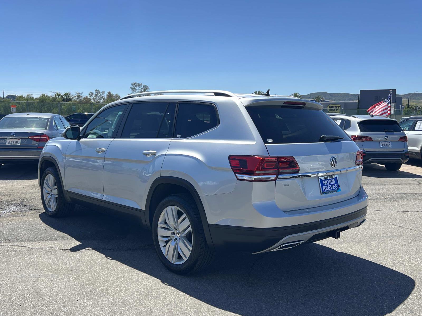 Used 2019 Volkswagen Atlas SE w/ Panoramic Sunroof Package image 3