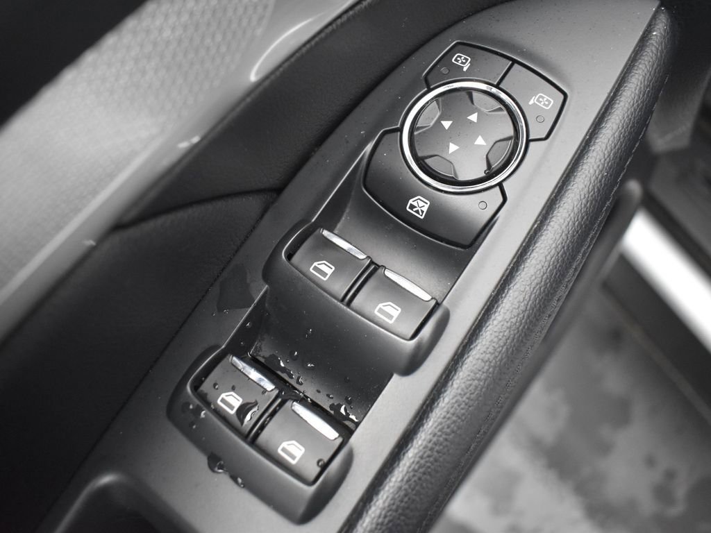 Used 2017 Ford Explorer XLT image 14