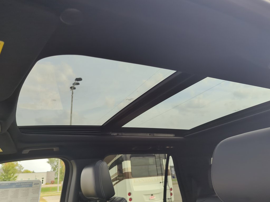 New 2025 Ford Expedition Max Platinum image 11
