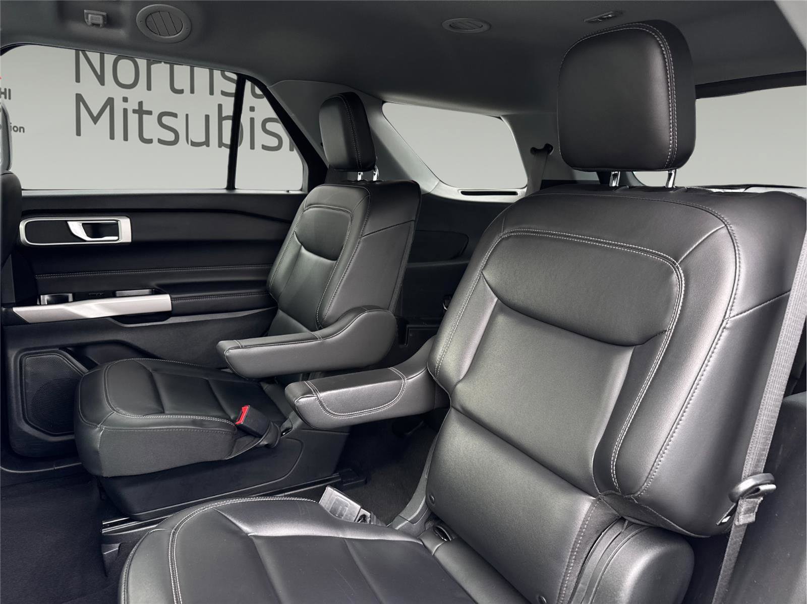 Used 2022 Ford Explorer XLT w/ Equipment Group 202A image 17