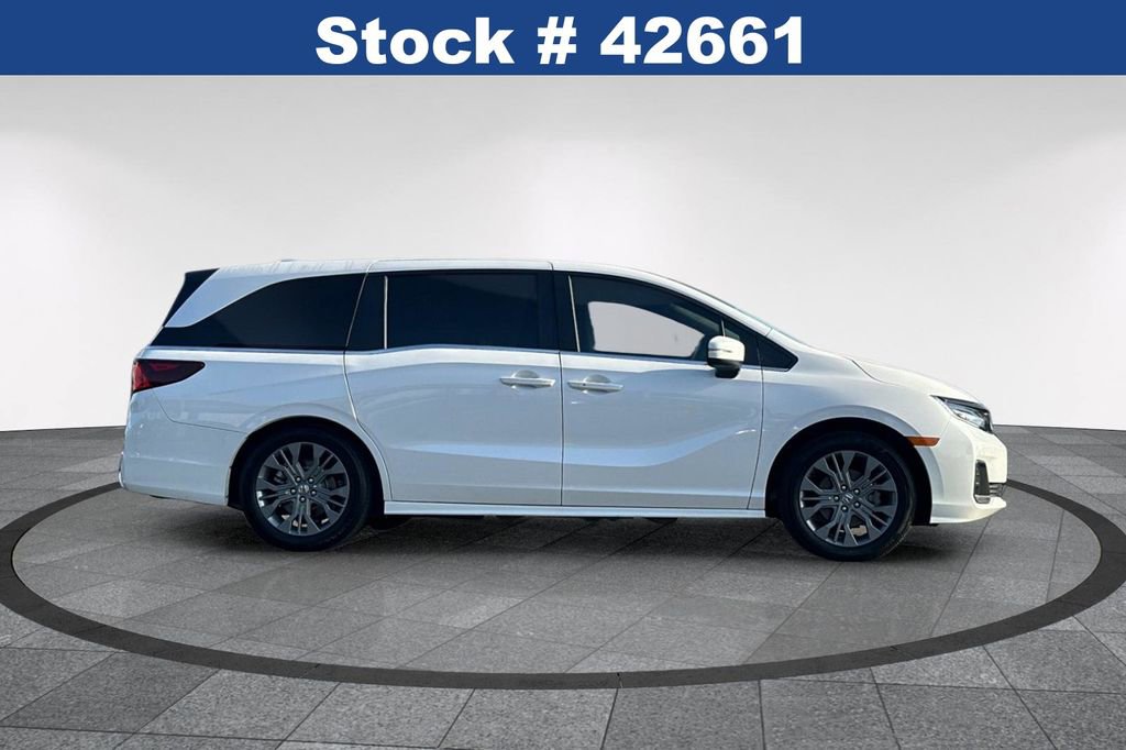 Used 2025 Honda Odyssey Touring image 4