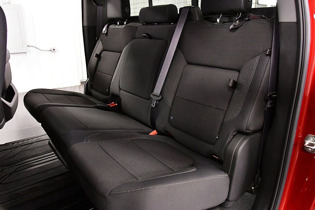 Used 2019 Chevrolet Silverado 1500 RST image 33