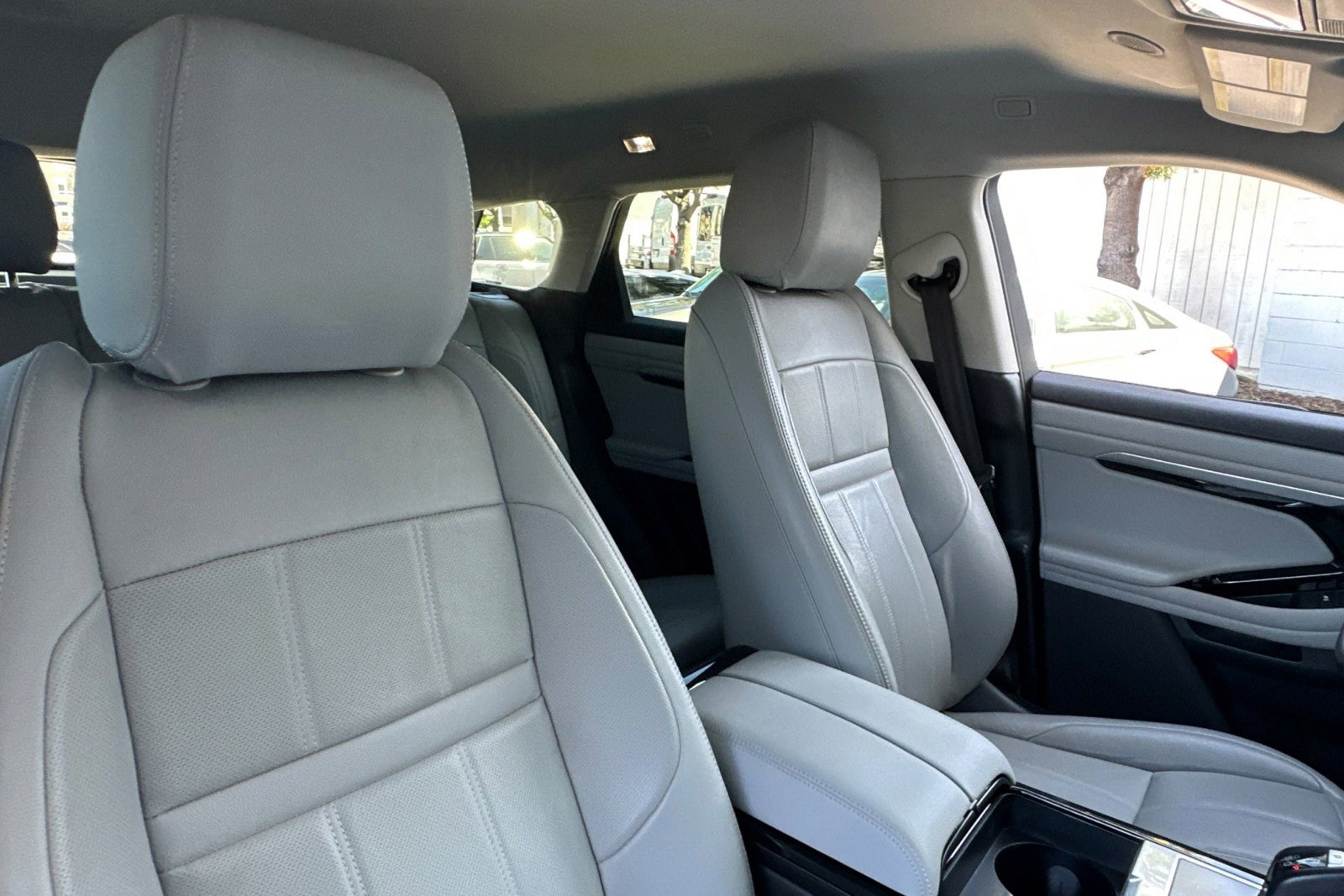 Used 2023 Land Rover Range Rover Evoque S image 31