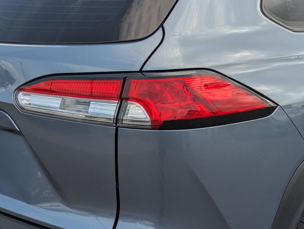 Used 2023 Toyota Corolla Cross L FWD image 12