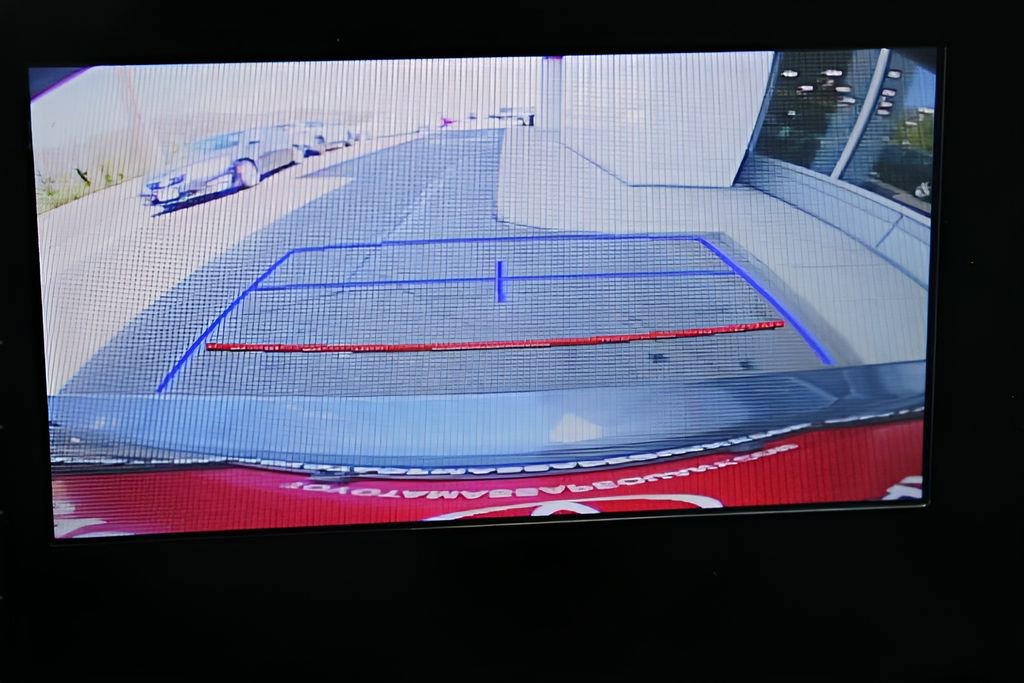 Used 2018 Toyota Corolla SE FWD image 12