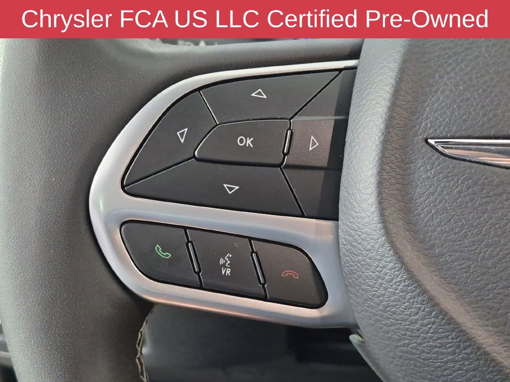 Certified 2025 Chrysler Pacifica Select FWD image 19