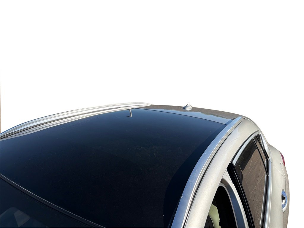 Used 2017 INFINITI QX30 Premium w/ Cargo Package image 12