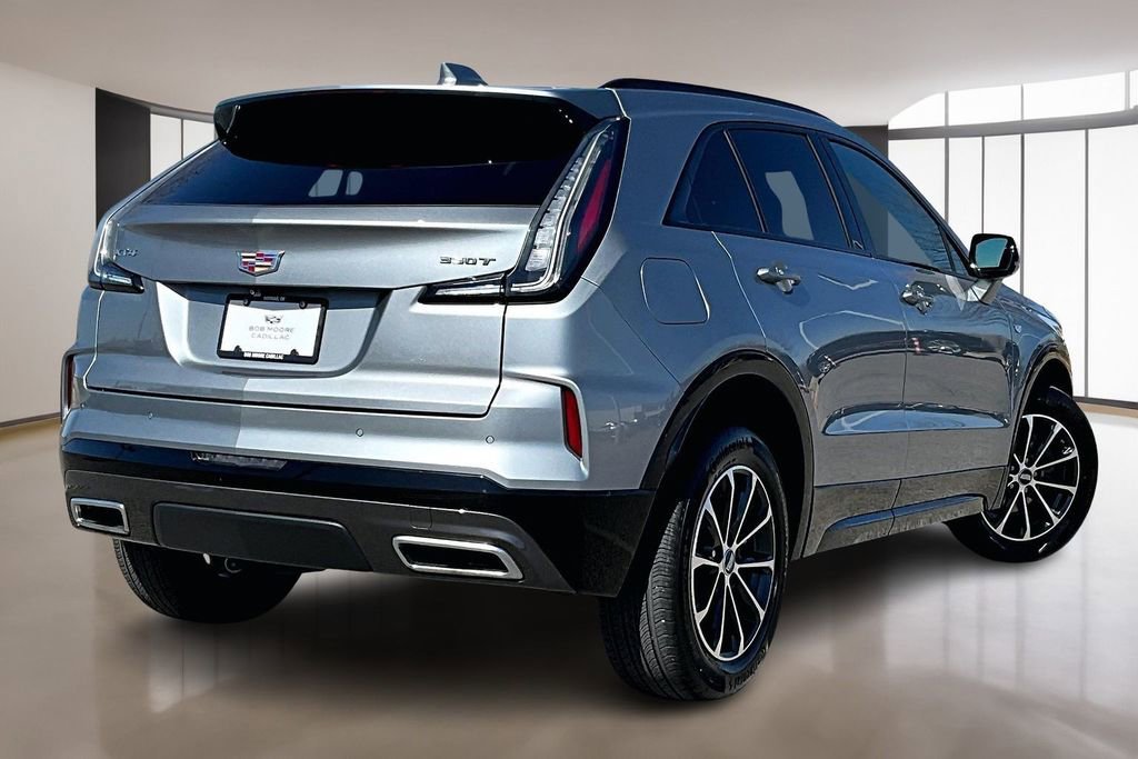 Used 2024 Cadillac XT4 Sport image 2