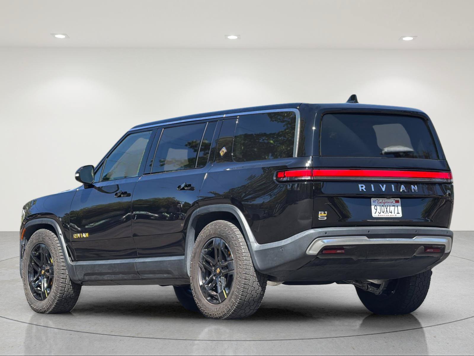 Used 2023 Rivian R1S Adventure Quad AWD/4WD image 3